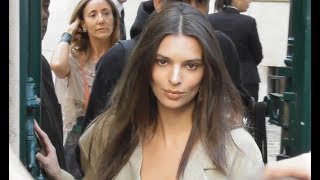 VIDEO Emily Ratajkowski  Paris 24 september 2018 Fashion Week show Jacquemus PFW [upl. by Pearse]