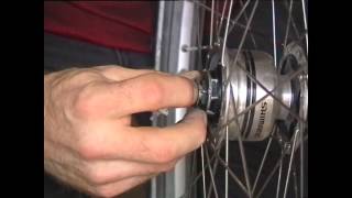 Reparatur Nabendynamo Shimano DH3N80 03 Demontage [upl. by Notsej]