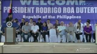 Duterte openly flirts with Robredo in front of Yolanda survivors [upl. by Sivad]