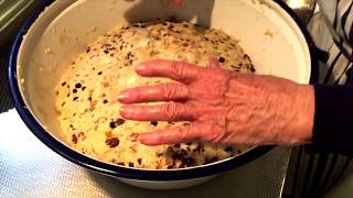 Stollen backen mit Gisela [upl. by Eislehc]