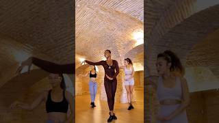 Las mejores clases de estilo femenino para tí SALSERA 🤩 salsacubana dance salseras cubansalsa [upl. by Nohpets]