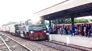 Karachi Express Crossing Drigh road station 2024 [upl. by Questa]