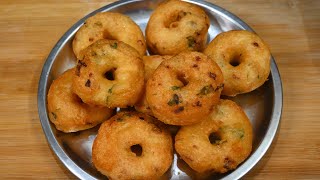 மிக்ஸியில் எண்ணெய் குடிக்காத மொறு மொறு மெதுவடை  Crispy Medhu vadai in Tamil Mixi  Easy Meduvadai [upl. by Alemat]