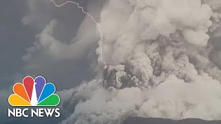 Massive Volcano Eruption Kills At Least One Person In Tonga [upl. by Cai597]