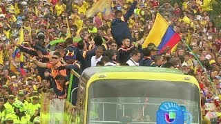 Jugadores de la Selección Colombiana fueron recibidos como héroes [upl. by Lenod]