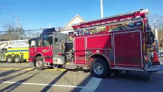 Elmsford C2111 58B2 amp E137 responding to a MVA 121223 [upl. by Luigino]