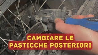 Come cambiare le pasticche posteriori aBMW F 850 GS  freni moto [upl. by Eirotal]