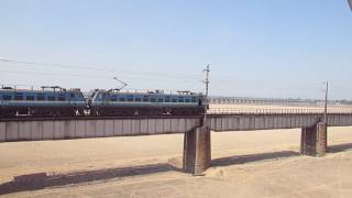 12703 Falaknuma SF Express crossing Mahanadi River Bridge Cuttack Odisha [upl. by Nauqan]