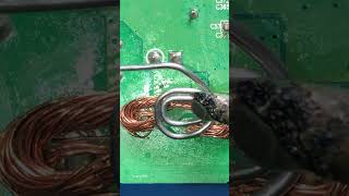 Soldering hacks Soldering 6 contacts at once with a soldering iron and how to use Desoldering wire [upl. by Adnuahsar]