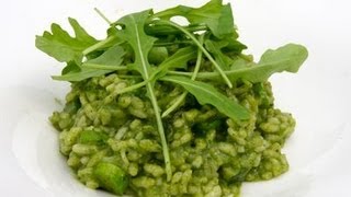 Spinazie risotto met courgette en groene asperges [upl. by Annoynek]