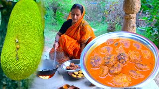 মাংসের স্বাদে গাছপাঁঠার কোফতা কারি রান্না  Bengali famous Echor Kofta Curry  Green Jackfruit [upl. by Cherye]