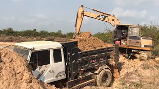 Amazing Excavator Digging Big Pit And Cleaning In The Forest [upl. by Naelcm]