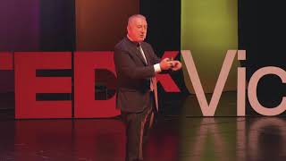 Come un errore mi ha cambiato la vita  Lucio Rossi  TEDxVicenza [upl. by Ahsienroc]