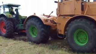 Russisch K 700 vs CLAAS ATLES 926 RZ Schlacht [upl. by Ozneral]