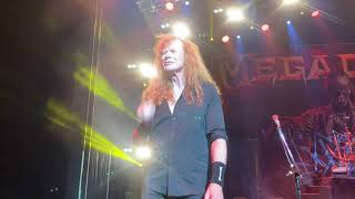 Megadeth END OF CONCERT GUITAR PIC THROWING DETROIT PINE KNOB [upl. by Hewe]