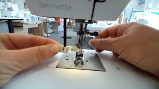 How to use Bernette b35 Needle Theader [upl. by Bourke]