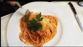 Włoski makaron z boczkiem i pomidorami amatriciana [upl. by Jadwiga]