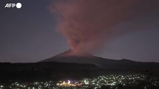 Messico canti balli e offerte per il compleanno del vulcano Popocatepetl [upl. by Caundra652]