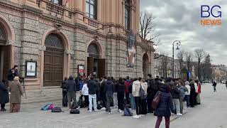 Giornata mondiale contro il bullismo davanti al Donizetti un flashmob con centinaia di studenti [upl. by Alysia611]