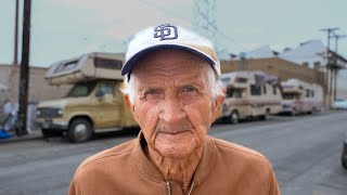 80 years old and homeless veteran in Los Angeles needs help [upl. by Virginia]