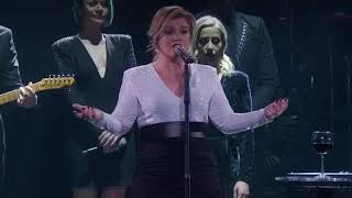 Kelly Clarkson sings God is a woman by Ariana Grande [upl. by Aninay569]