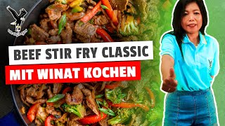 Beef Stir Fry Classic mit Winat kochen auf Koh Samui in Thailand [upl. by Eynttirb]