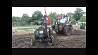 Spielwiese auf dem Oldtimertreffen der Oldtimerfreunde Karthaus 2011 Lanz Bulldogs im Matsch [upl. by Aigroeg643]