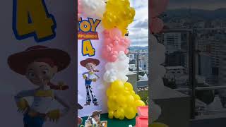 Decoración en globos Quito [upl. by Annaxor]