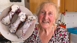 93 year old Clara makes the best crunchy creamy cannoli by hand [upl. by Elletsirhc]