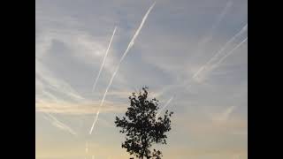 Woher kommt diese MASSE AN CHEMTRAILERN Ca 100 Überflüge in ca 30 Minuten [upl. by Aylmer]