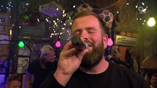 Feine Sahne Fischfilet  Diese eine Liebe Live bei quotInas Nachtquot 10082023 [upl. by Gaeta852]