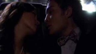 Gossip Girl 1x07 Blair and Chuck limo scene [upl. by Olivann]