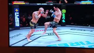 HOLLOWAY VS VOLKANOVSKI 2 раунд [upl. by Relyhcs]