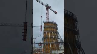 Coffrages pour voiles grande hauteur panneaux banche grutier509 shortvideo crane operator [upl. by Haneeja]