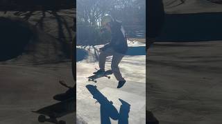 No comply frontside 180 small ramp skateboarding nocomply180 grotonskatepark [upl. by Etti]