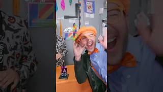 Truco de Magia con bloques de ABC 🪄💙🧡 Videoeducativos BlippiEspañol Shorts [upl. by Htrahddis]