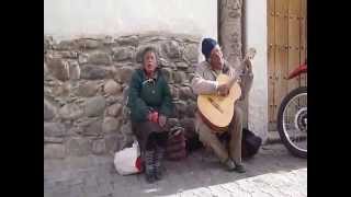 Viejitos ciegos cantando en La Paz  Zenobia [upl. by Iznik996]