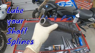 BMW R1200 GS Shaft Splines Lubrication  Service 🔧🔦😬 [upl. by Acired]