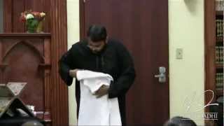 Hajj  How to wear Ihraam the most practical way  Yasir Qadhi  November 2010 [upl. by Ynohtnael]