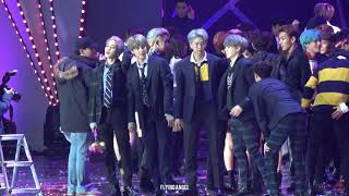 190115 서울가요대상 SMA 수상자 단체 사진촬영 방탄소년단 지민 직캠 BTS JIMIN Focus [upl. by Nal260]