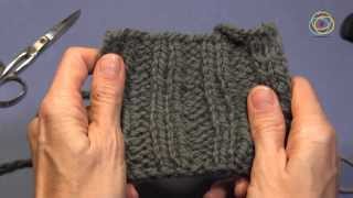 Tutorial zur Fertigstellung eines Strickstücks 2 re 2 li Muster  unsichtbares Vernähen des Fadens [upl. by Sadiras]