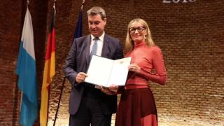 Monika Gruber Dialektpreis Bayern 2018  Sonderpreis des Ministerpräsidenten [upl. by Kiah]