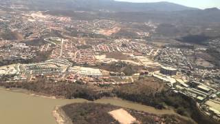 Landing in Tegucigalpa Honduras  Toncontin International Airport [upl. by Aleinad]