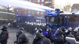 1 Mai 2016 Schwere Krawalle mit Wasserwerfereinsatz Demo Hamburg [upl. by Ydnas]