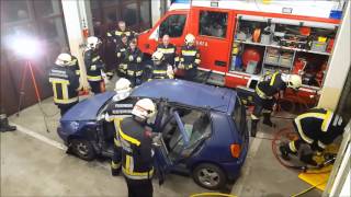 Menschenrettung aus Pkw  ÜbungSchulung der Feuerwehr Klosterneuburg [upl. by Amorete]