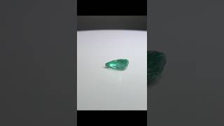 141CT GLOWING EXCELLENT NATURAL GREEN COLUMBIAN EMERALDnaturalgemstone gemstone emerald [upl. by Baptista343]