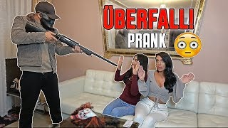 EINBRECHER PRANK 😱 Mädchen fällt in KOMA l Yavi TV [upl. by Norina]