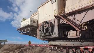 2000 tons of dragline on the move [upl. by Assille]