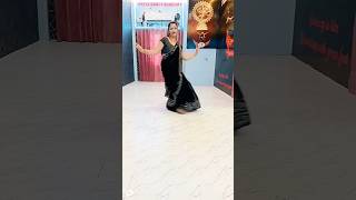 Sharara sharara❤️ dance choreography  Asha Bhosle  Bollywood dance cover dance trending viral [upl. by Norty]