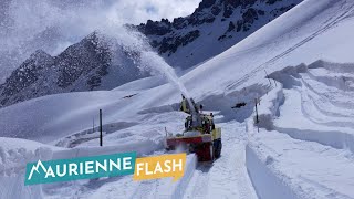 Déneigement des cols  Col du Galibier [upl. by Akemal706]